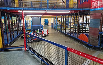 Indoor Kartbahn für Kinder