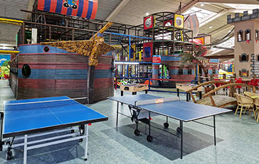 Tischtennis-Platten beim Piratenkletterschiff