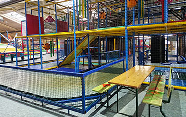 Der Kletterpark mit Gokart-Bahn
